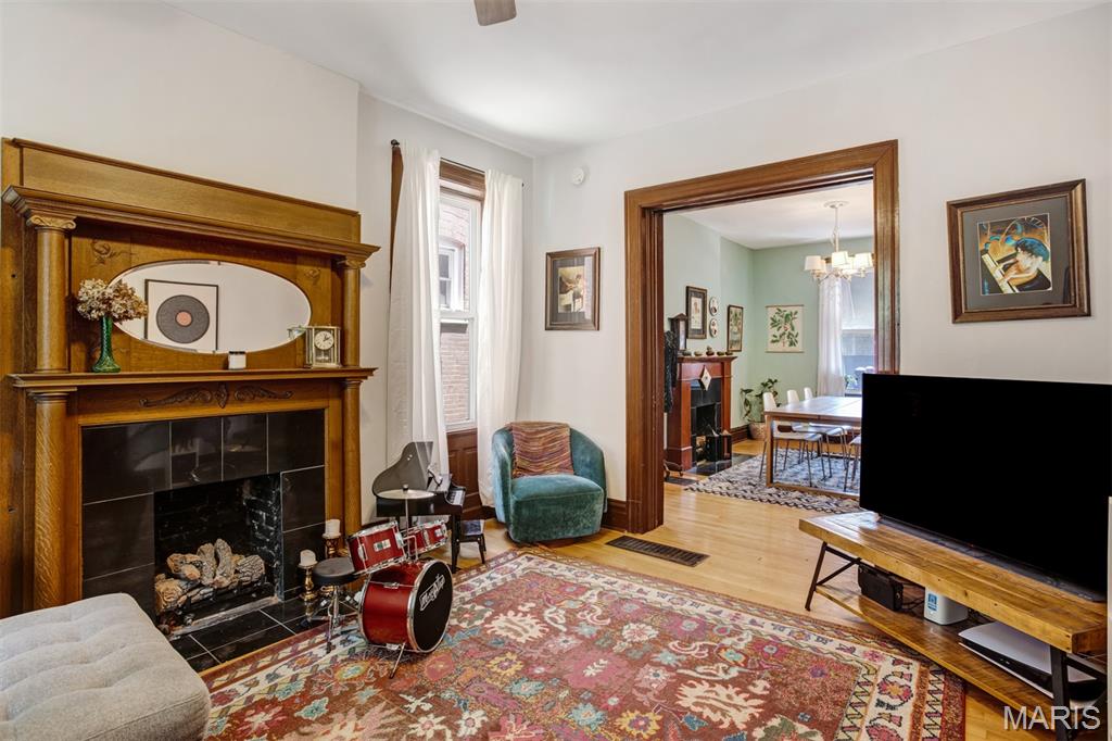 3880 Hartford Street