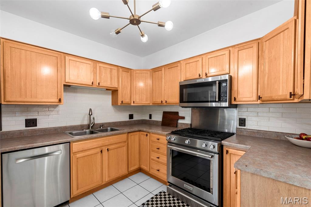 405 Great Hill Drive