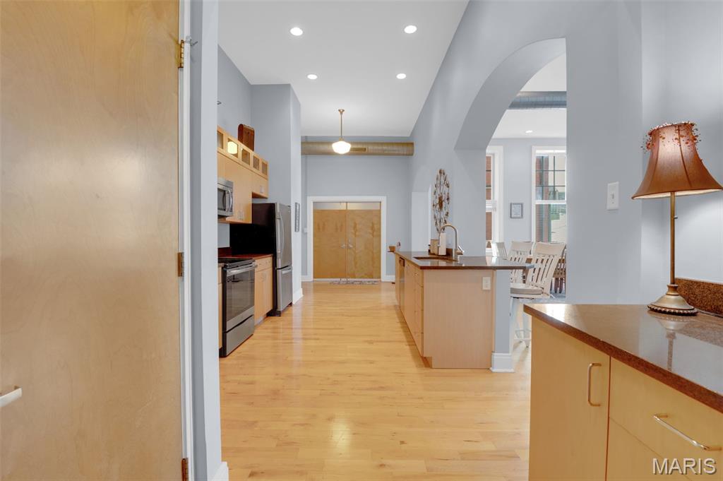 2216 Sidney Street Unit: 6