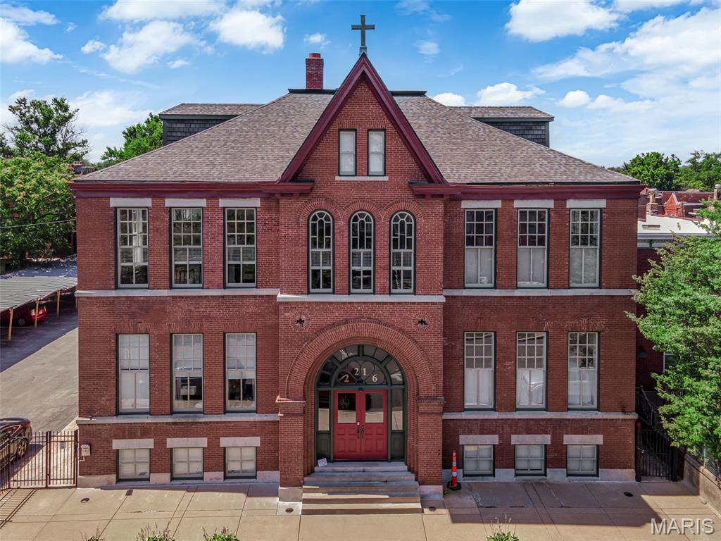 2216 Sidney Street Unit: 6