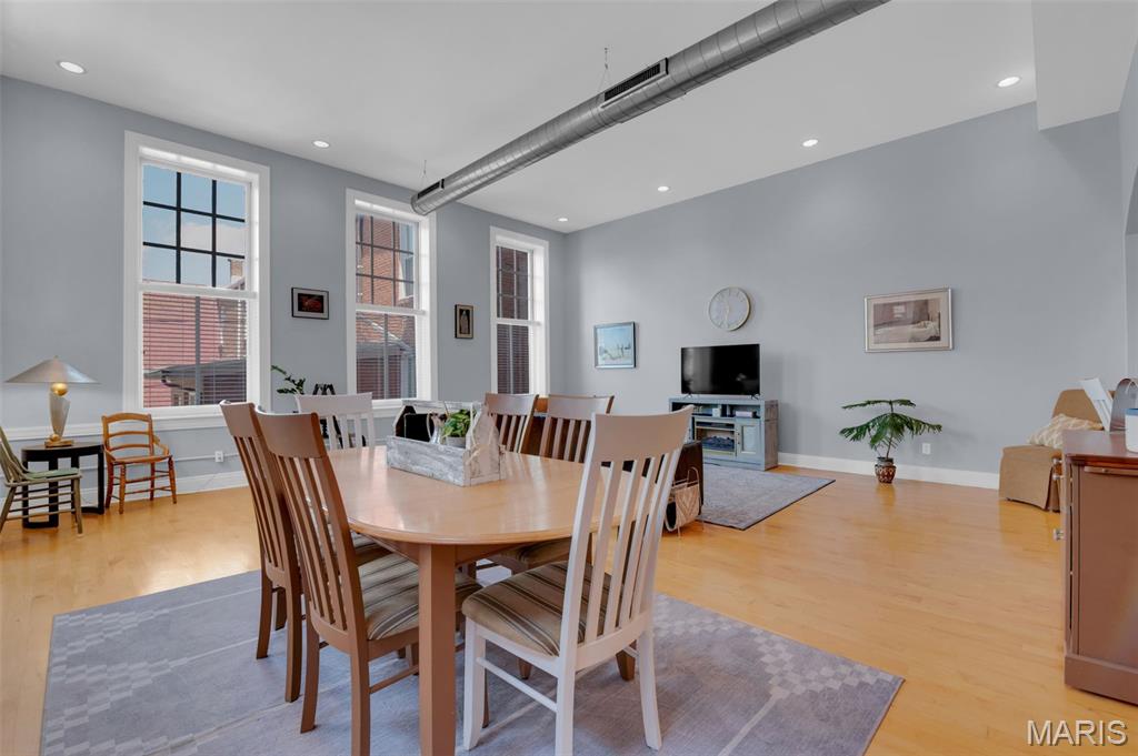 2216 Sidney Street Unit: 6