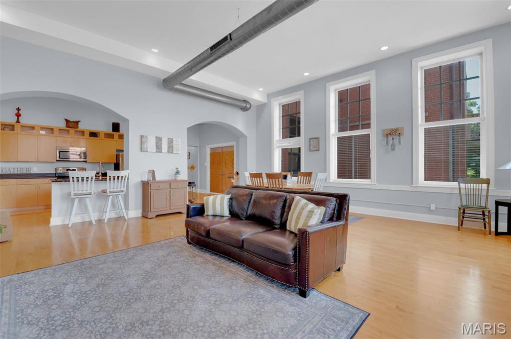 2216 Sidney Street Unit: 6