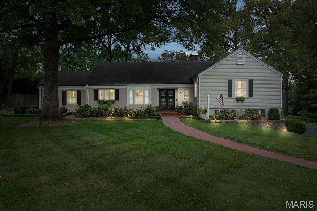 13 Ladue Crest Lane