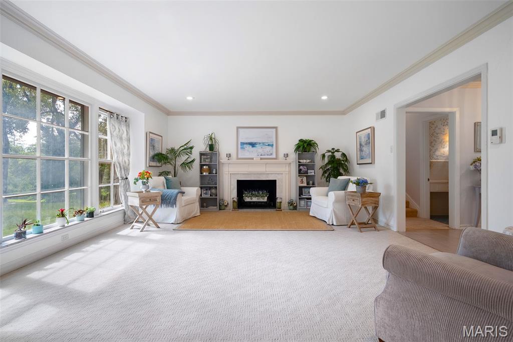 13 Ladue Crest Lane
