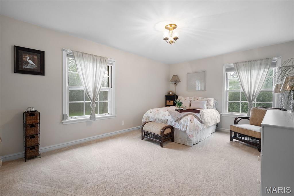 13 Ladue Crest Lane