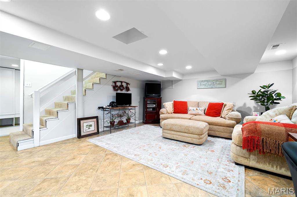13 Ladue Crest Lane