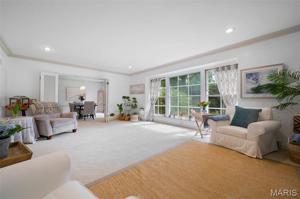 13 Ladue Crest Lane