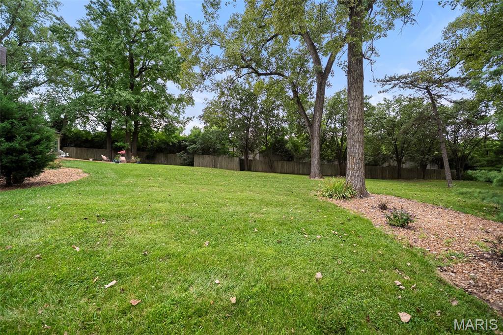 13 Ladue Crest Lane