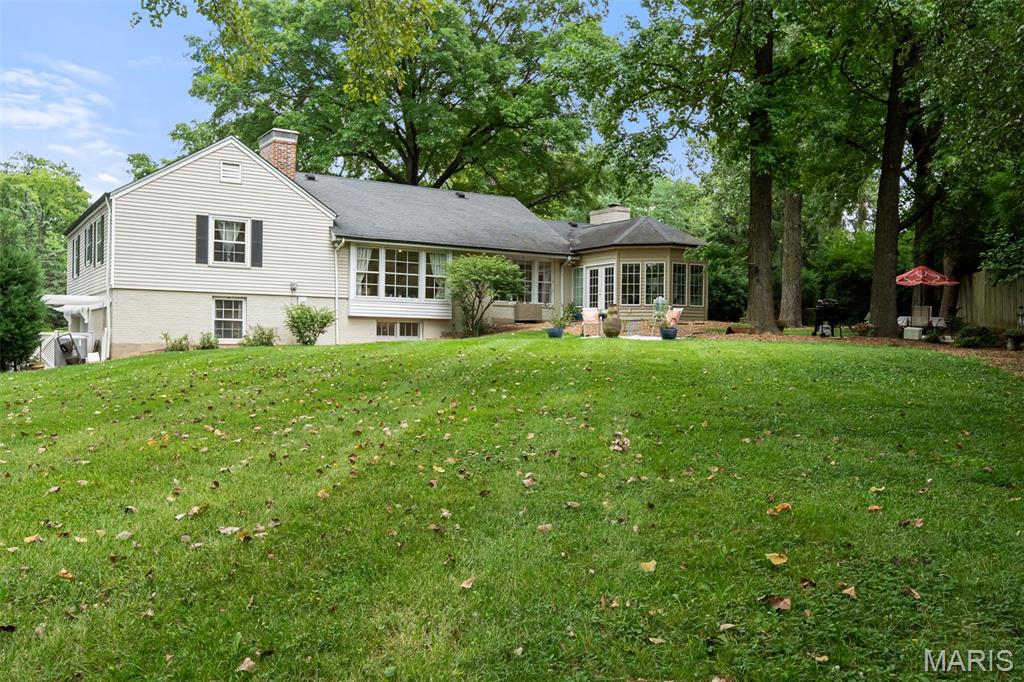 13 Ladue Crest Lane