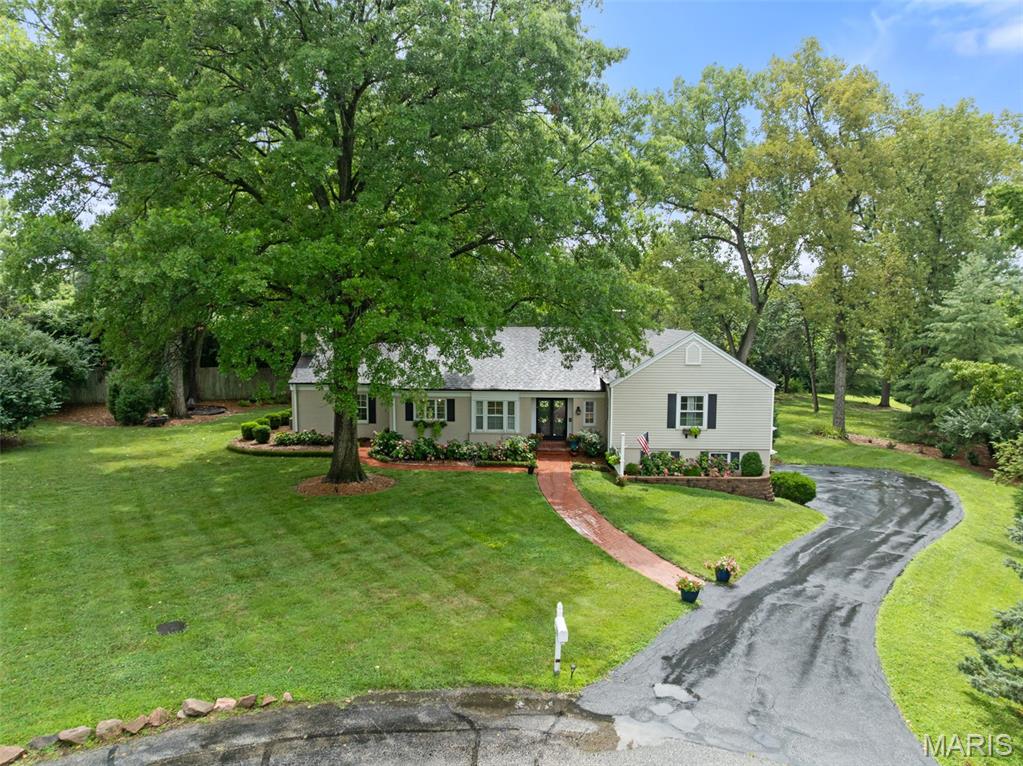13 Ladue Crest Lane