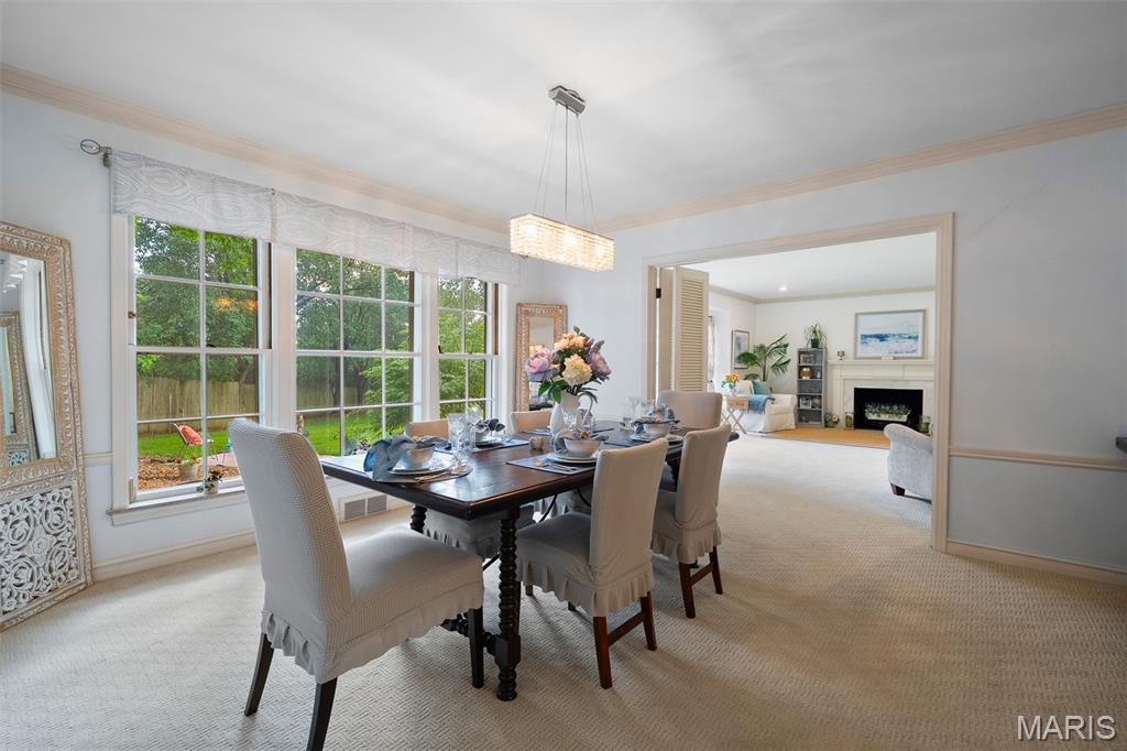 13 Ladue Crest Lane