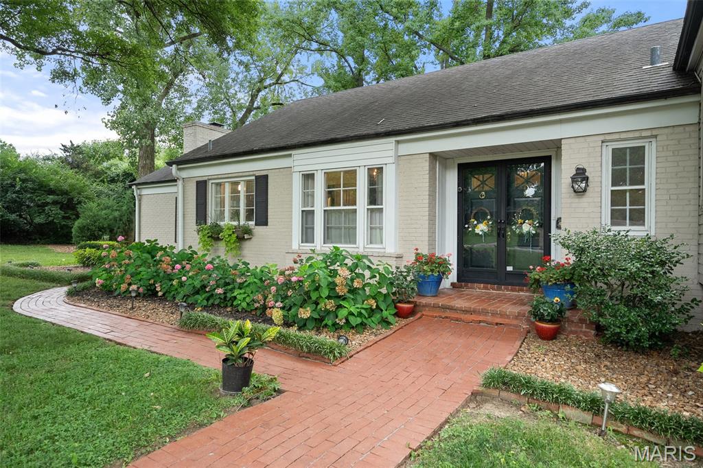 13 Ladue Crest Lane