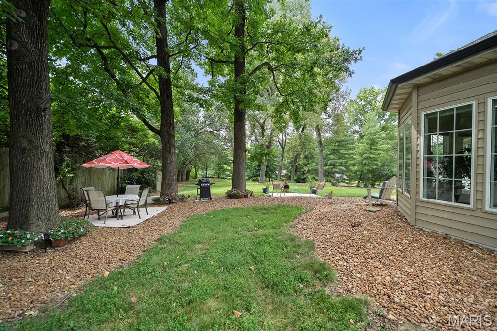 13 Ladue Crest Lane