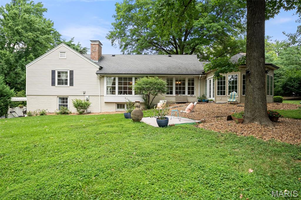 13 Ladue Crest Lane