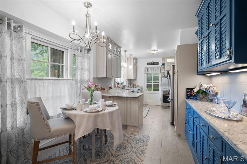 13 Ladue Crest Lane