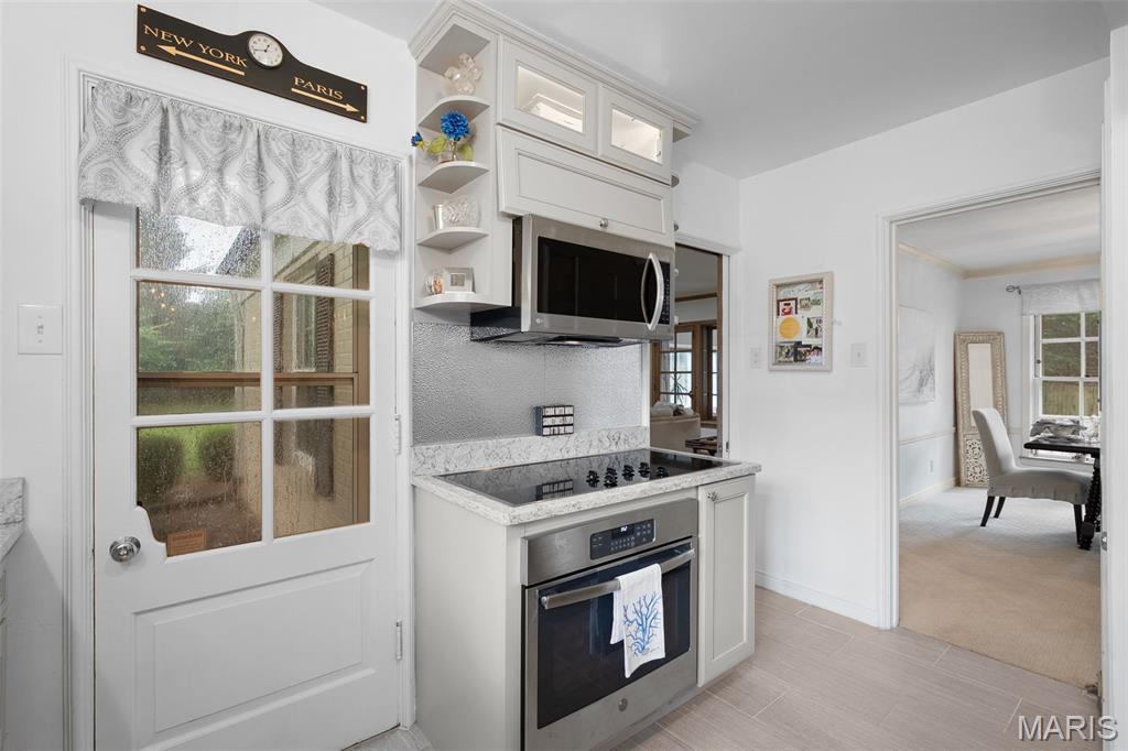 13 Ladue Crest Lane