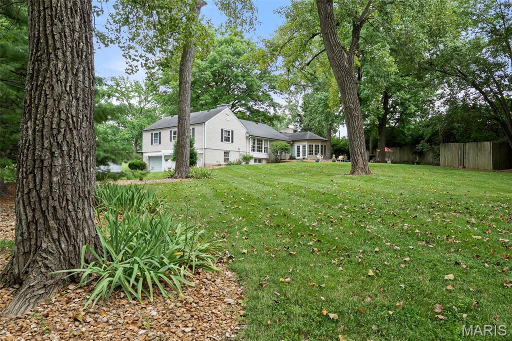 13 Ladue Crest Lane