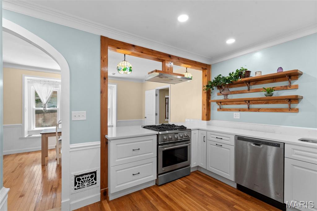 1433 Hawthorne Place