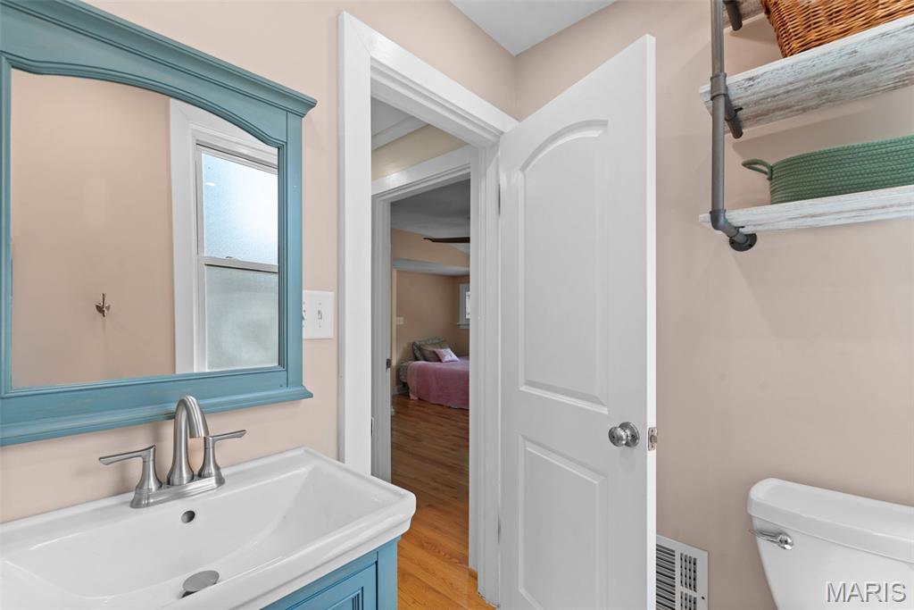 1433 Hawthorne Place