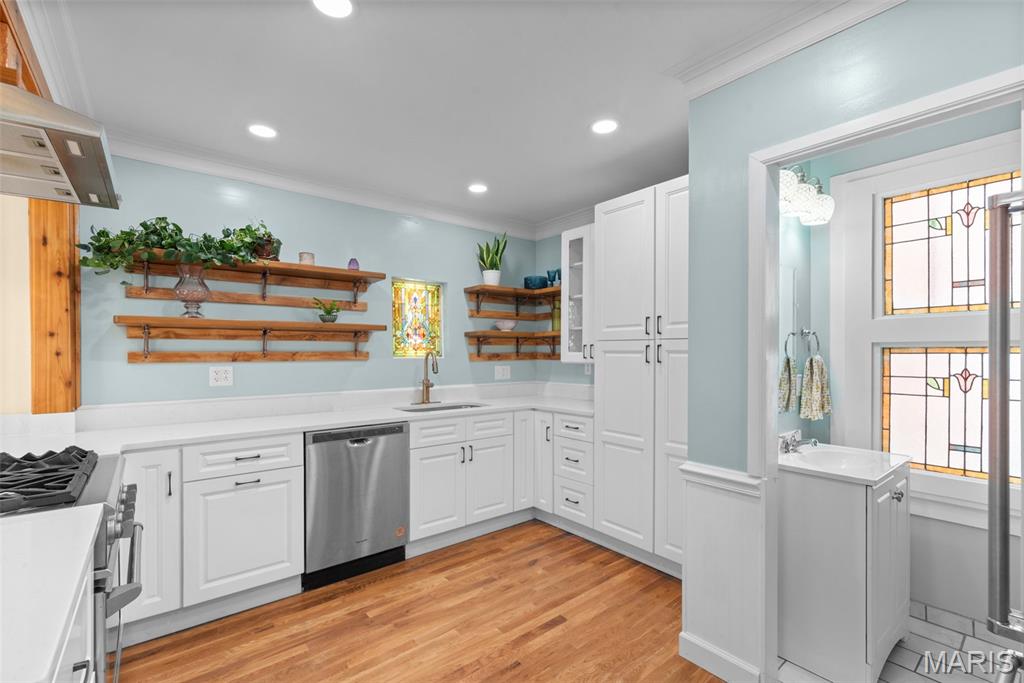 1433 Hawthorne Place