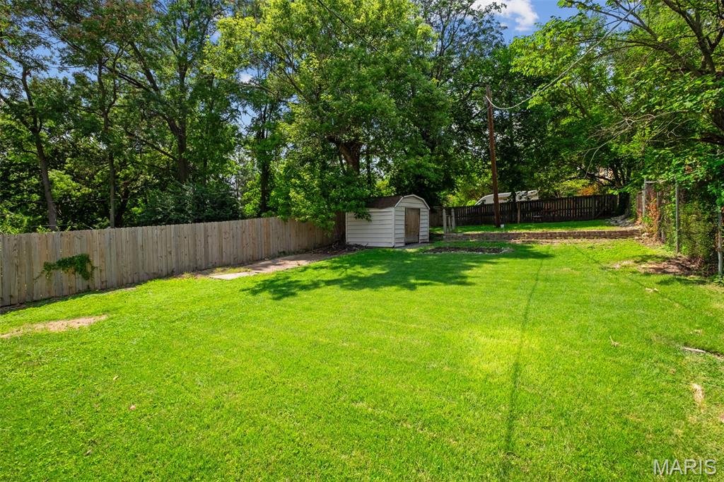 1433 Hawthorne Place