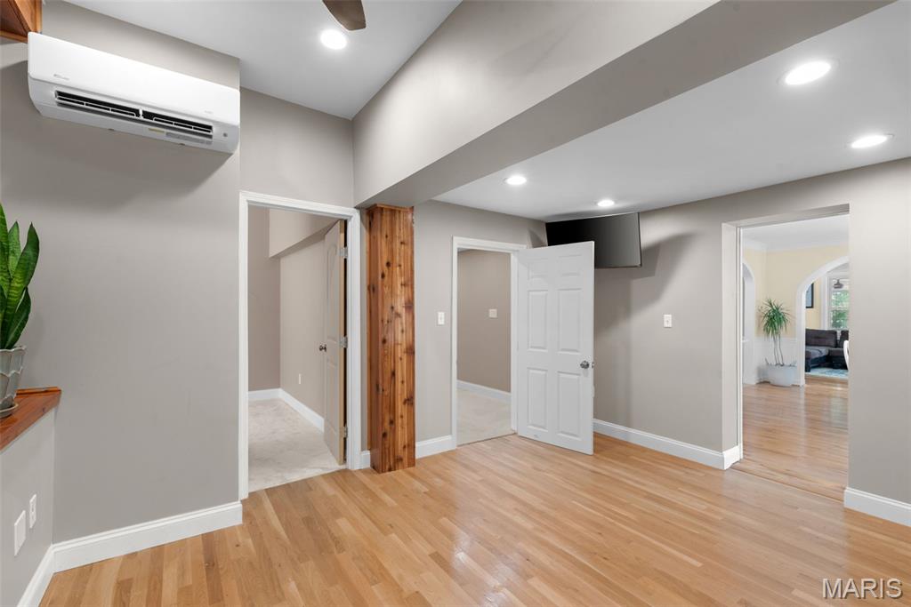 1433 Hawthorne Place