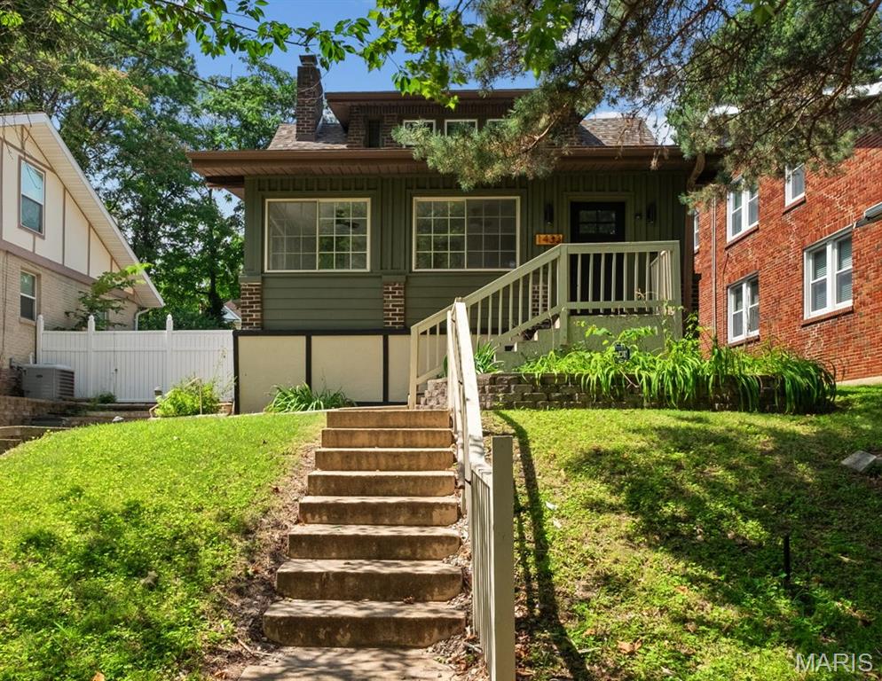 1433 Hawthorne Place