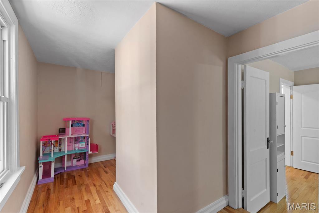 1433 Hawthorne Place