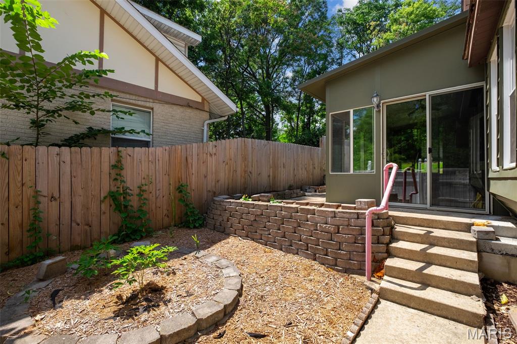 1433 Hawthorne Place