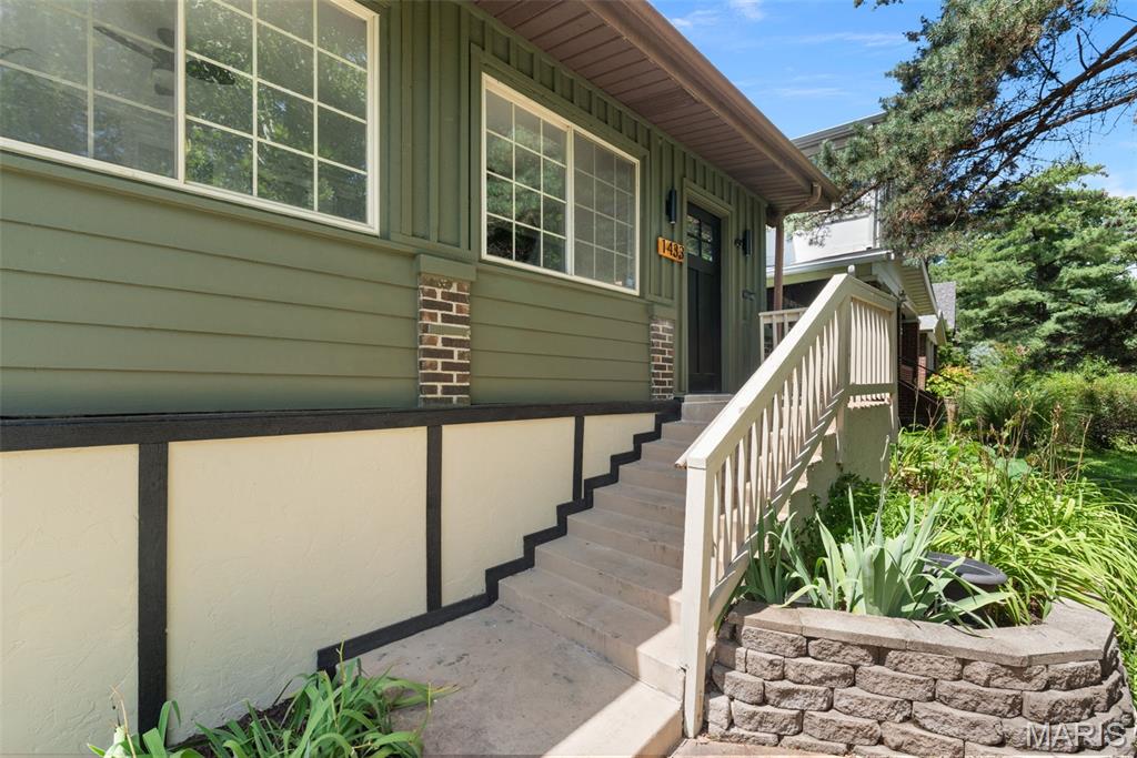 1433 Hawthorne Place