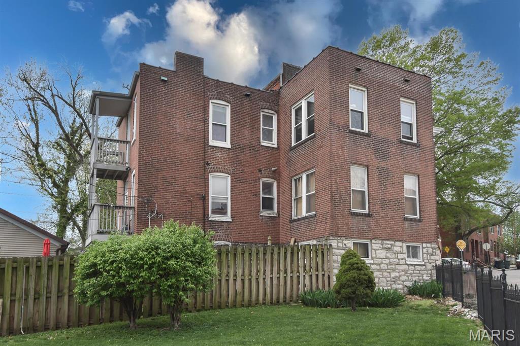3302 9th Street Unit: A