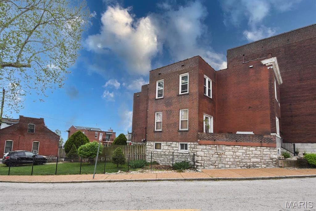3302 9th Street Unit: A