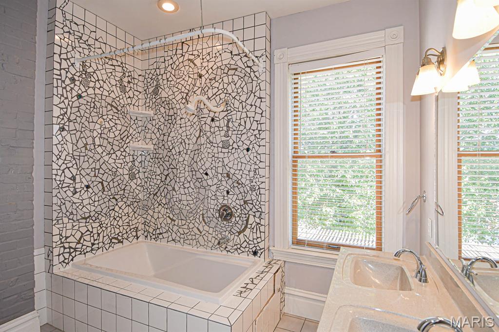 2322 Virginia Avenue