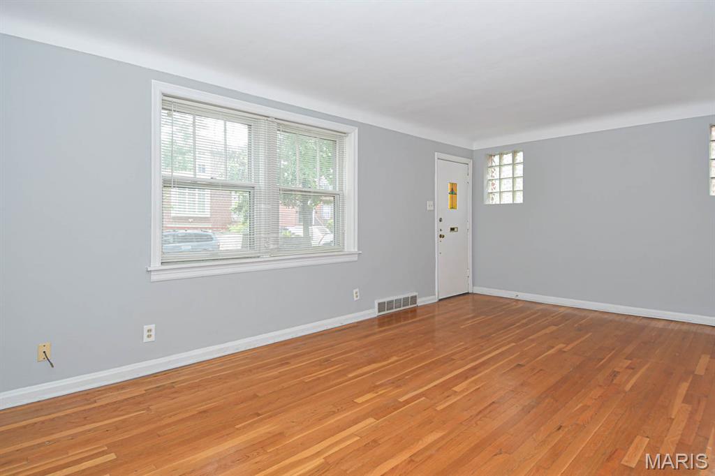 7039 Dartmouth Avenue Unit: 1F