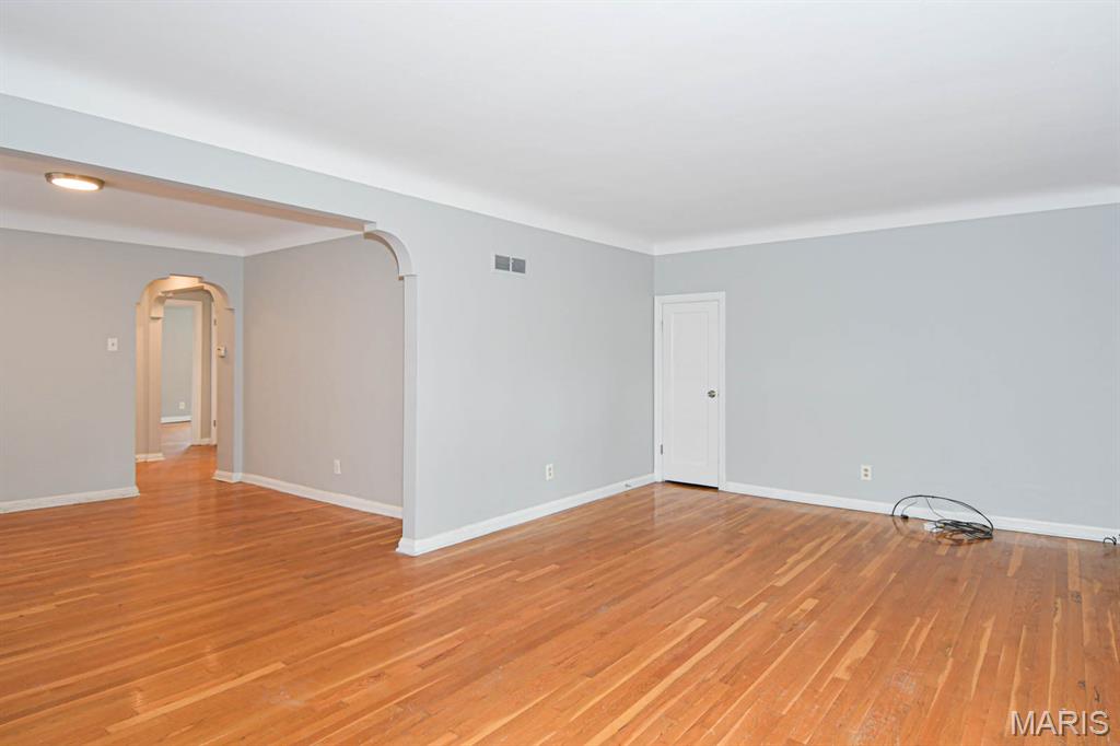 7039 Dartmouth Avenue Unit: 1F