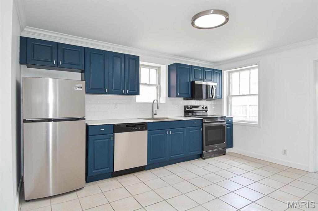 7039 Dartmouth Avenue Unit: 1F