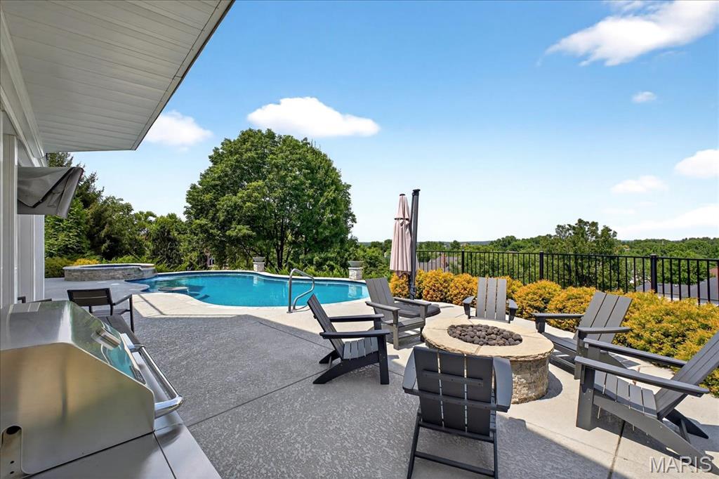 17934 Bonhomme Ridge Court