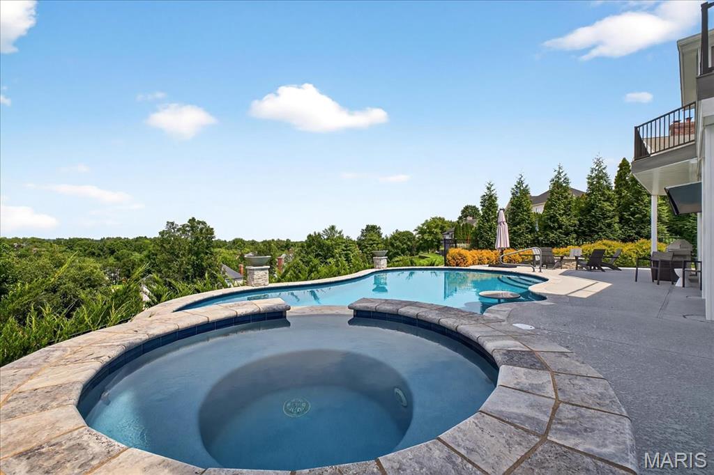 17934 Bonhomme Ridge Court