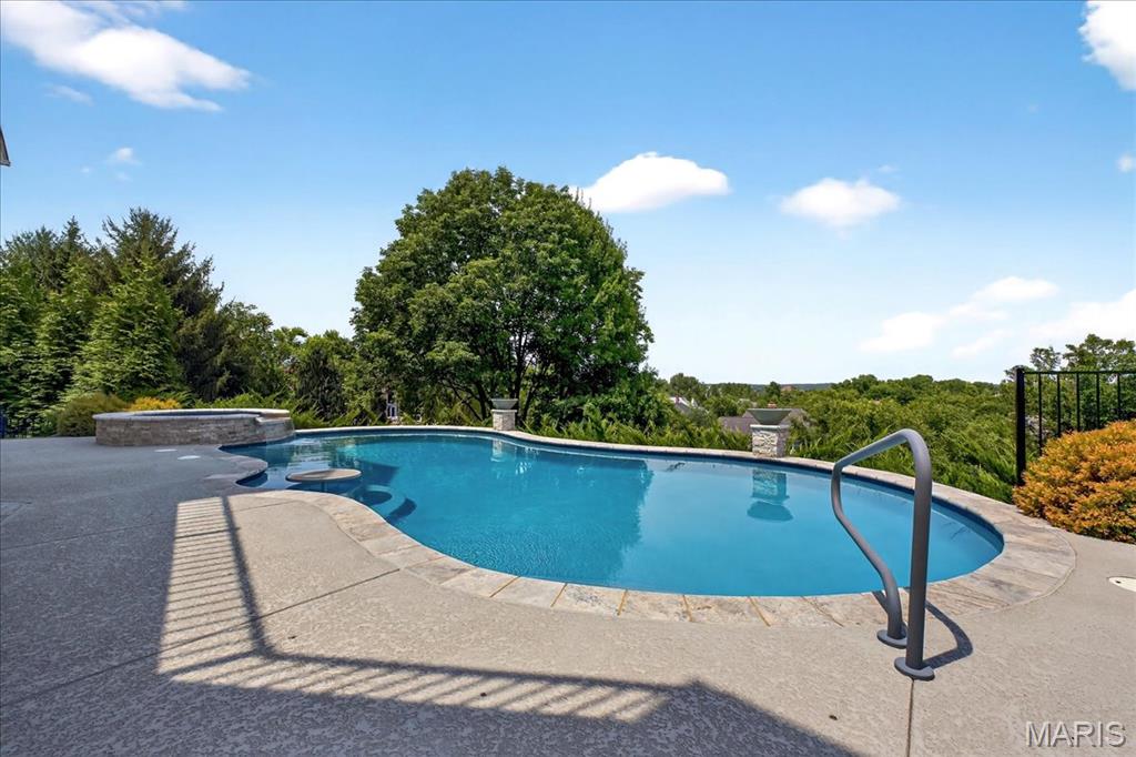 17934 Bonhomme Ridge Court