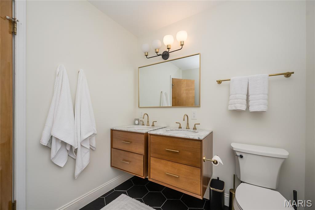 6056 Childress Avenue