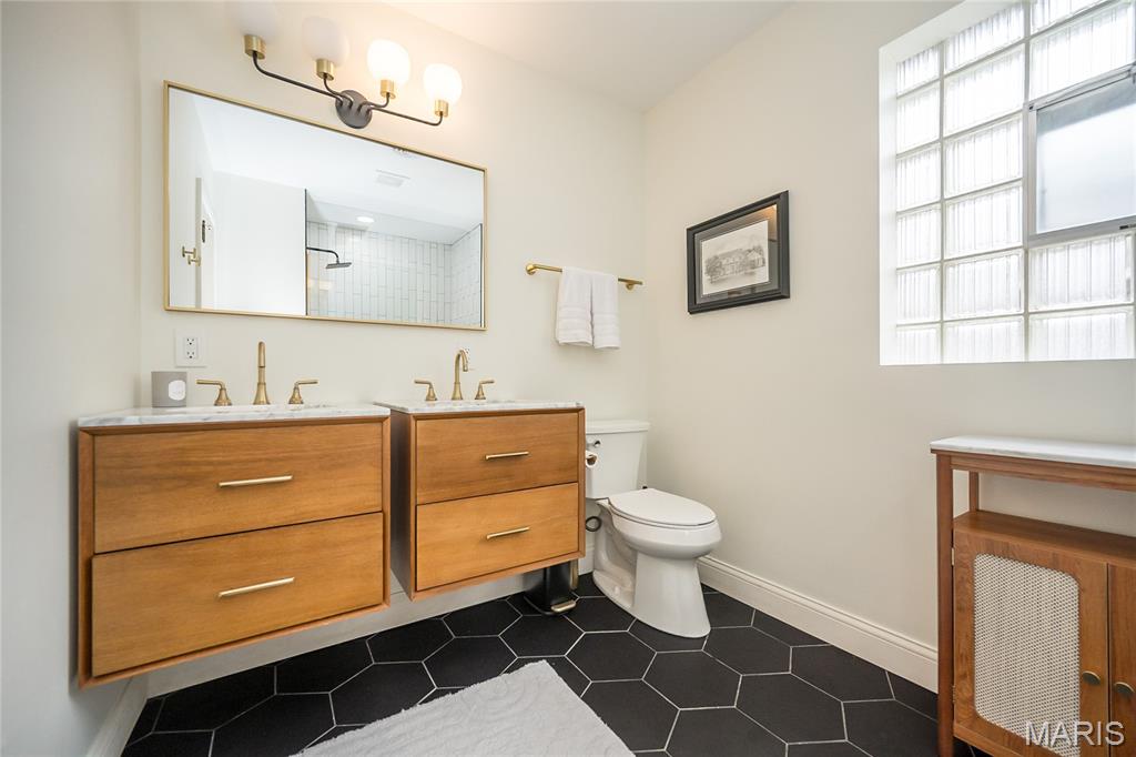 6056 Childress Avenue