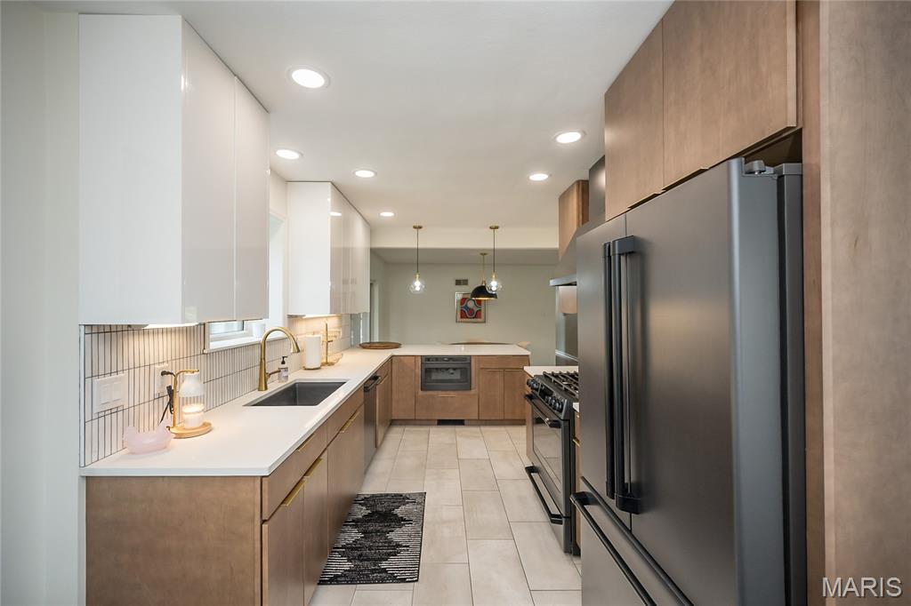 6056 Childress Avenue