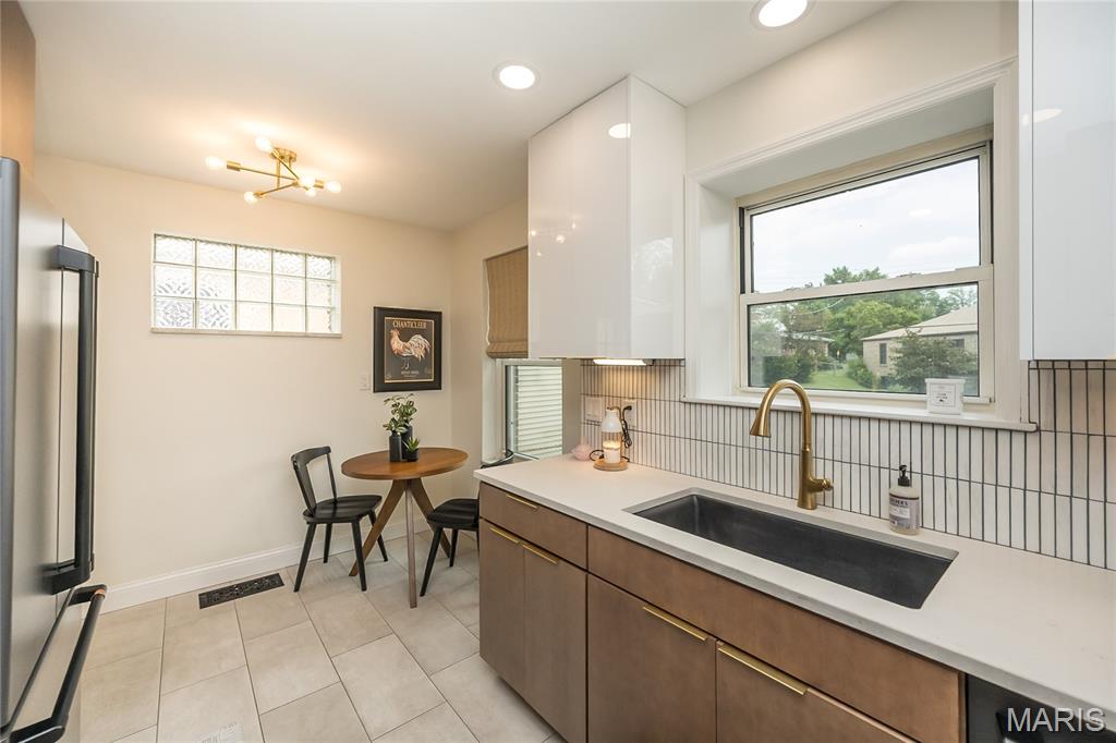 6056 Childress Avenue