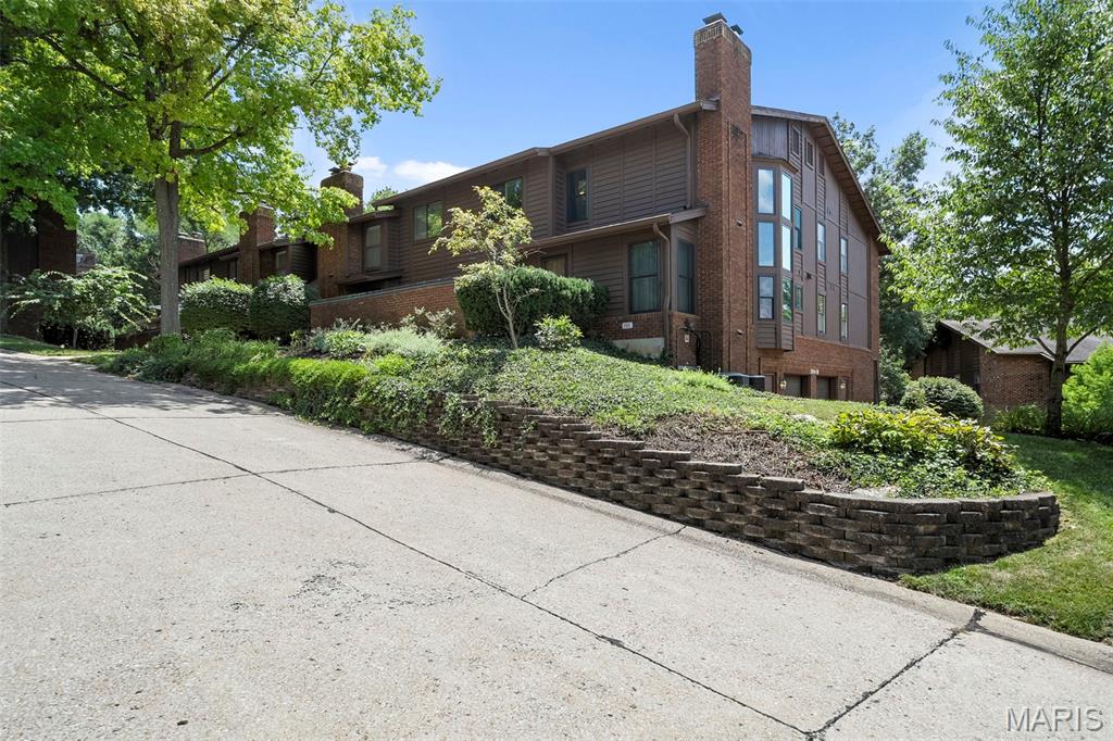 1940 Meadowtree Lane Unit: 5