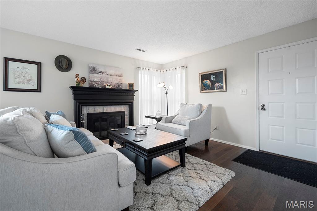 1940 Meadowtree Lane Unit: 5