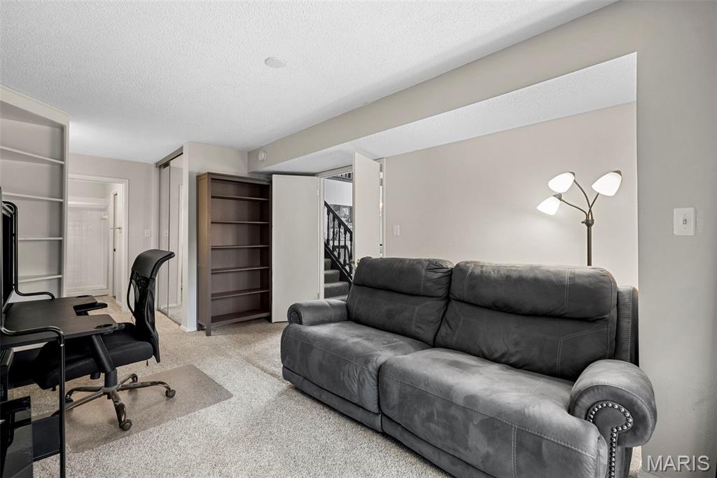 1940 Meadowtree Lane Unit: 5