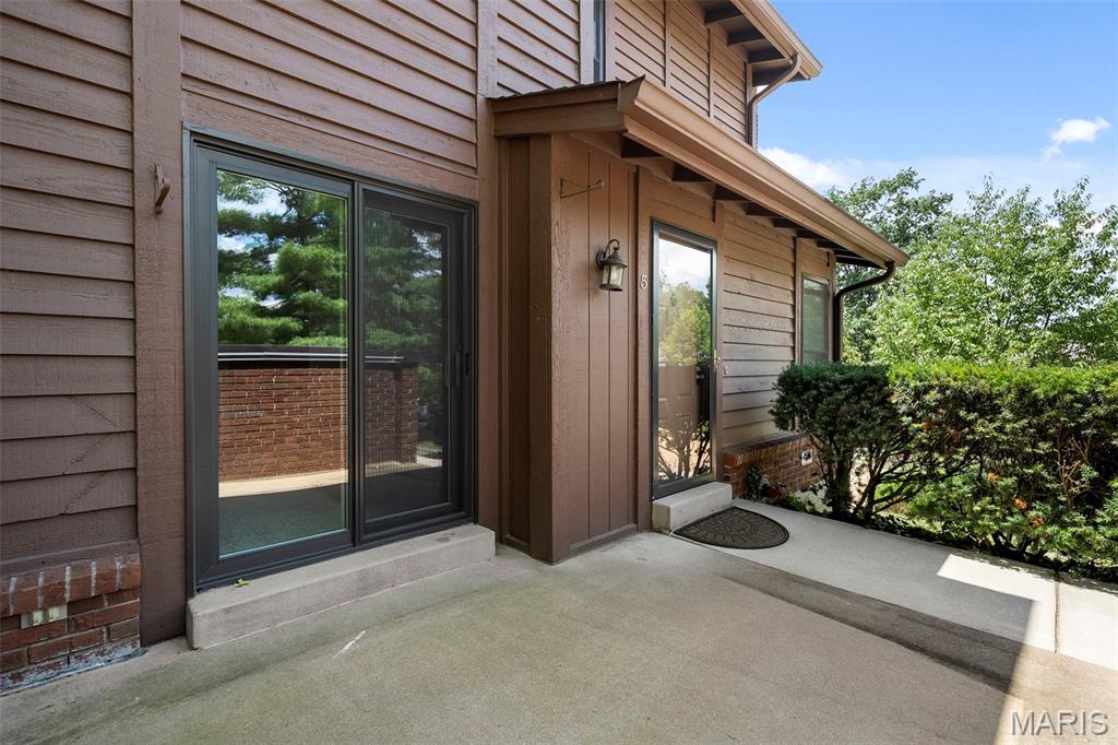 1940 Meadowtree Lane Unit: 5