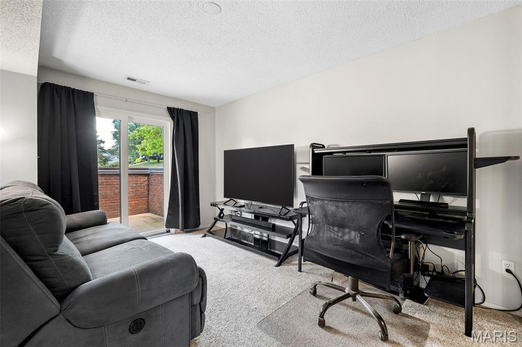 1940 Meadowtree Lane Unit: 5