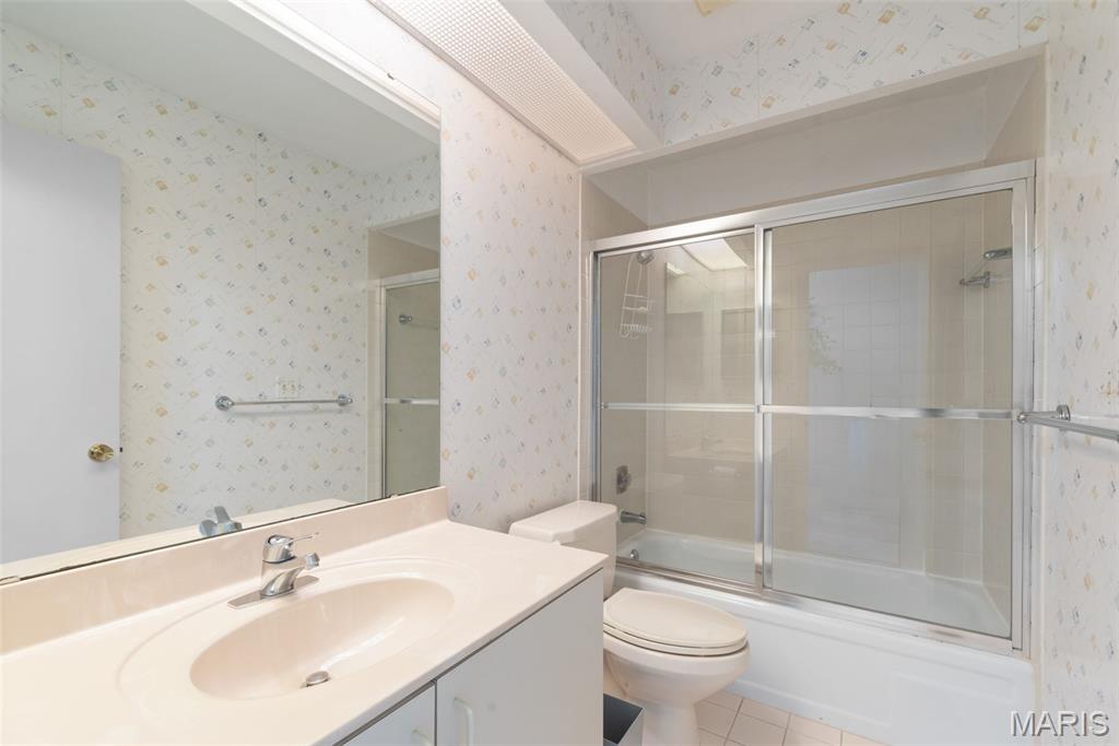 1806 Summer Lake Drive