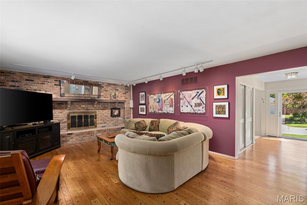 1806 Summer Lake Drive